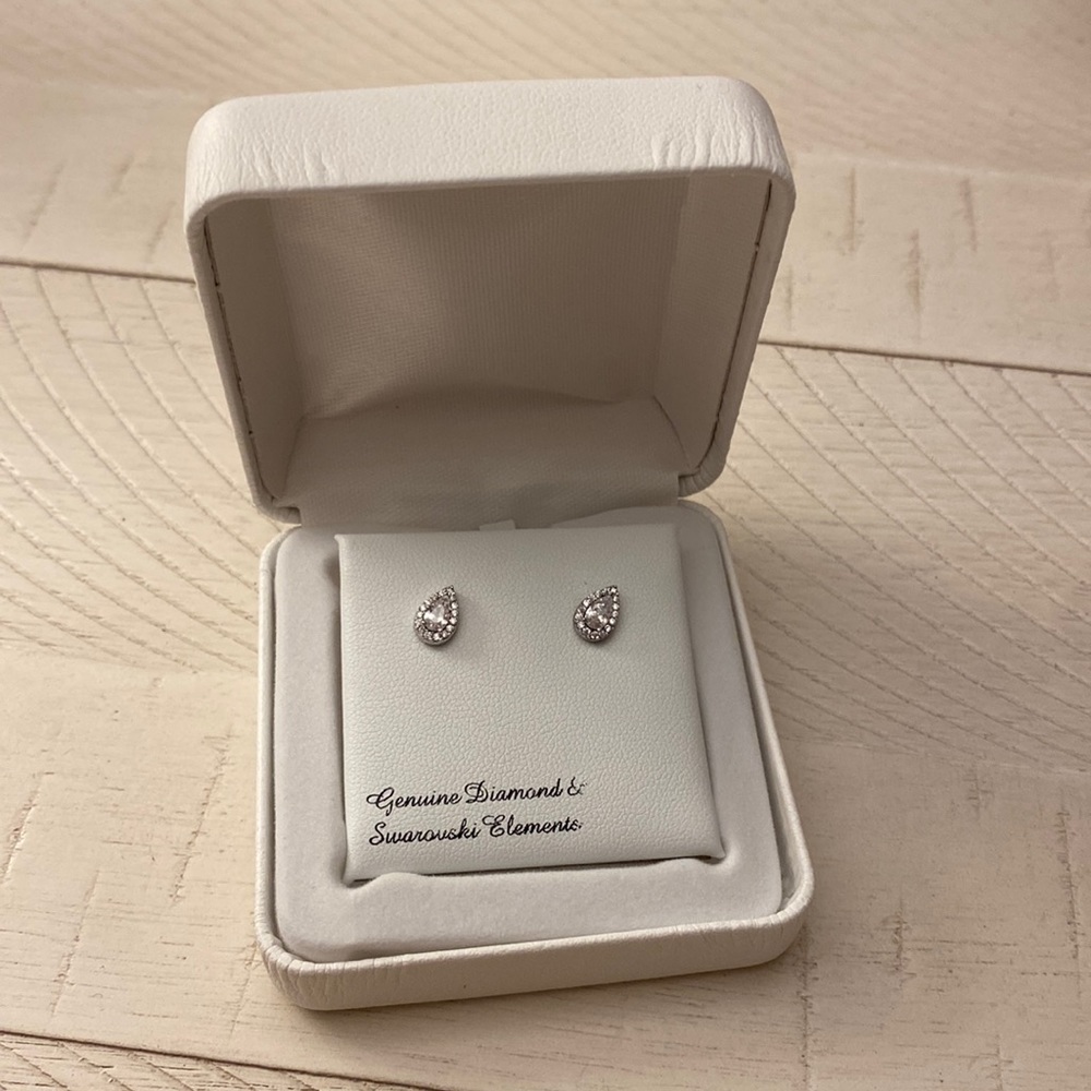 Swarovcki Element Dimond Earrings
